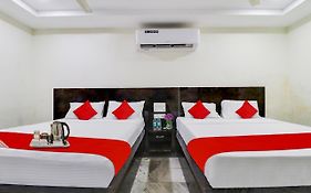 Oyo Dharani Grand Hotel Khammam India