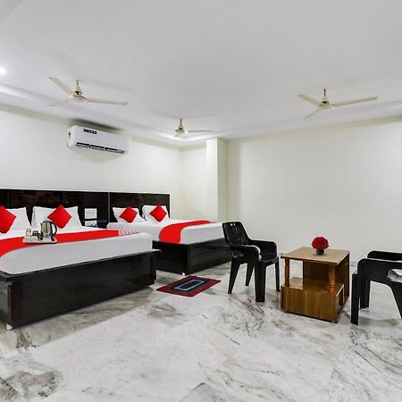 Oyo Dharani Grand Hotel Khammam Exterior photo