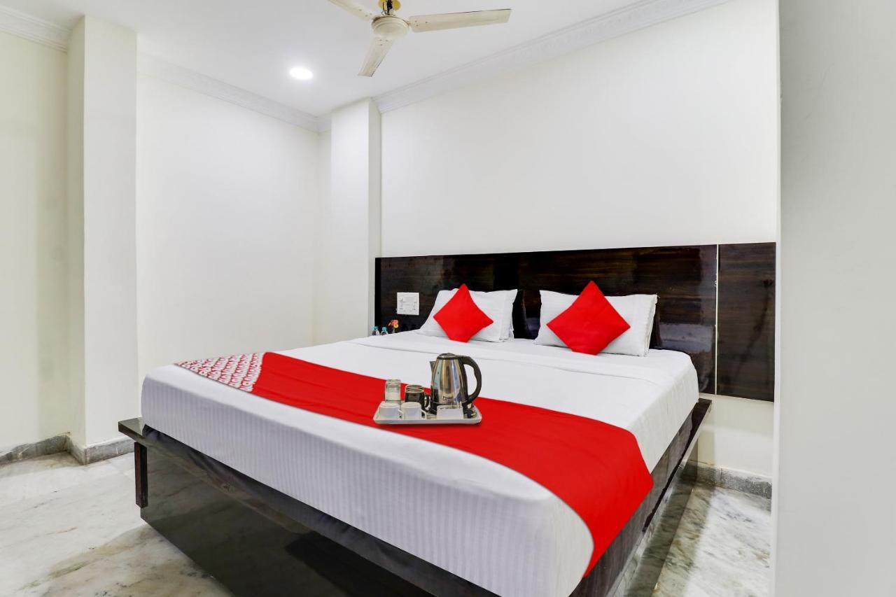 Oyo Dharani Grand Hotel Khammam Exterior photo