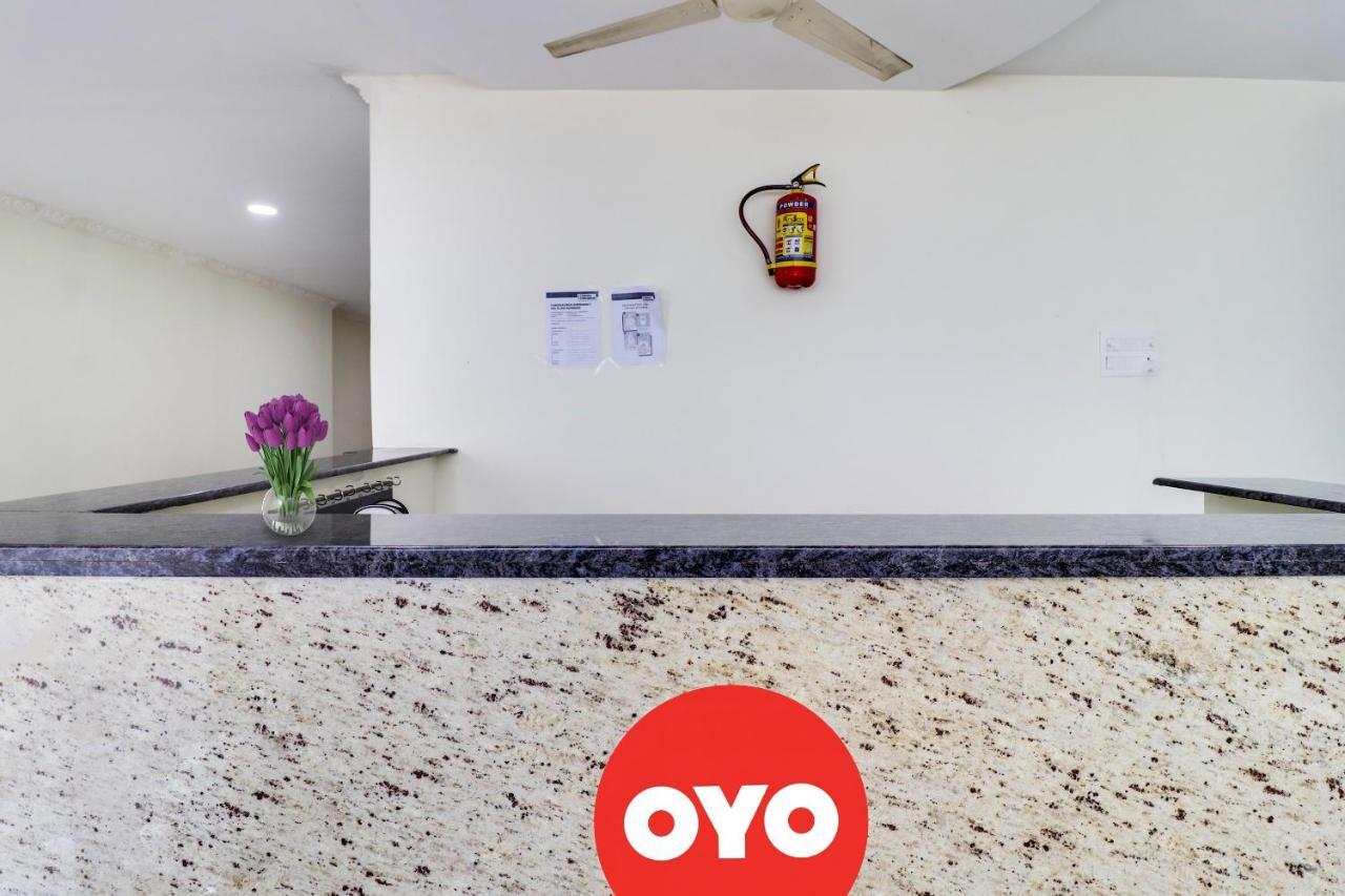 Oyo Dharani Grand Hotel Khammam Exterior photo