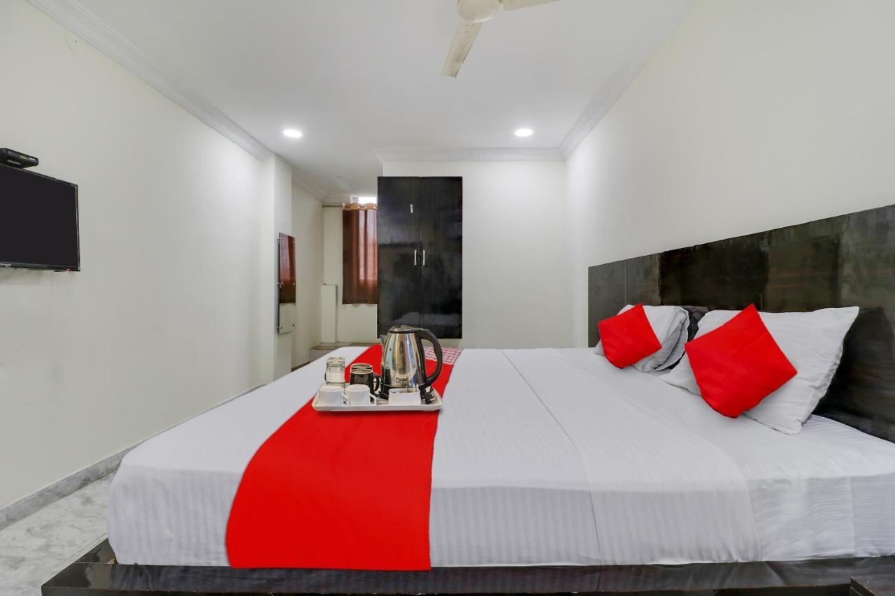 Oyo Dharani Grand Hotel Khammam Exterior photo
