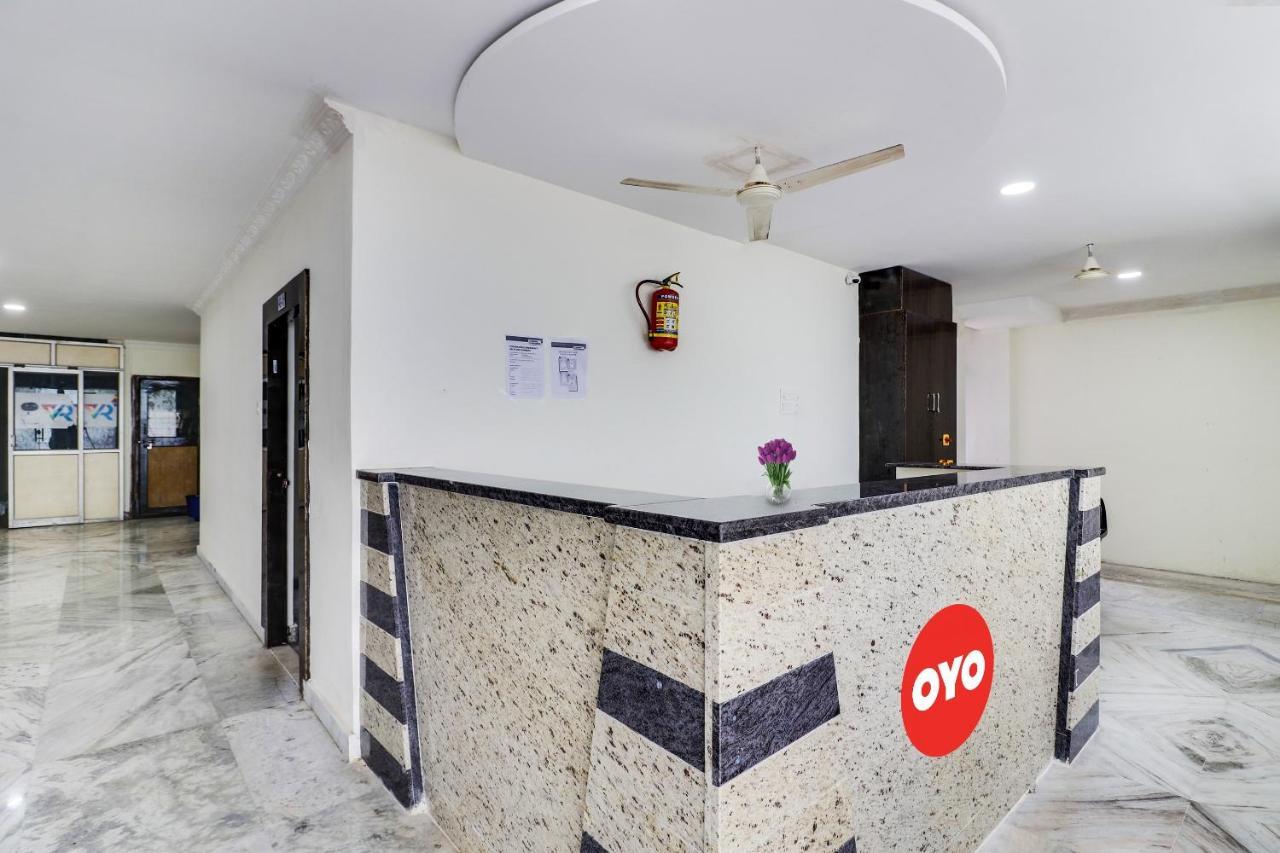 Oyo Dharani Grand Hotel Khammam Exterior photo