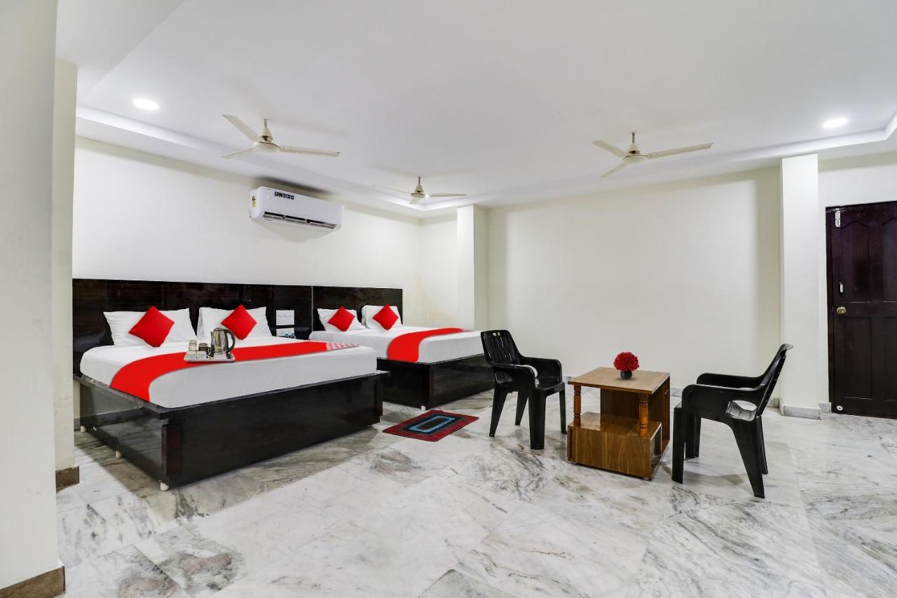 Oyo Dharani Grand Hotel Khammam Exterior photo
