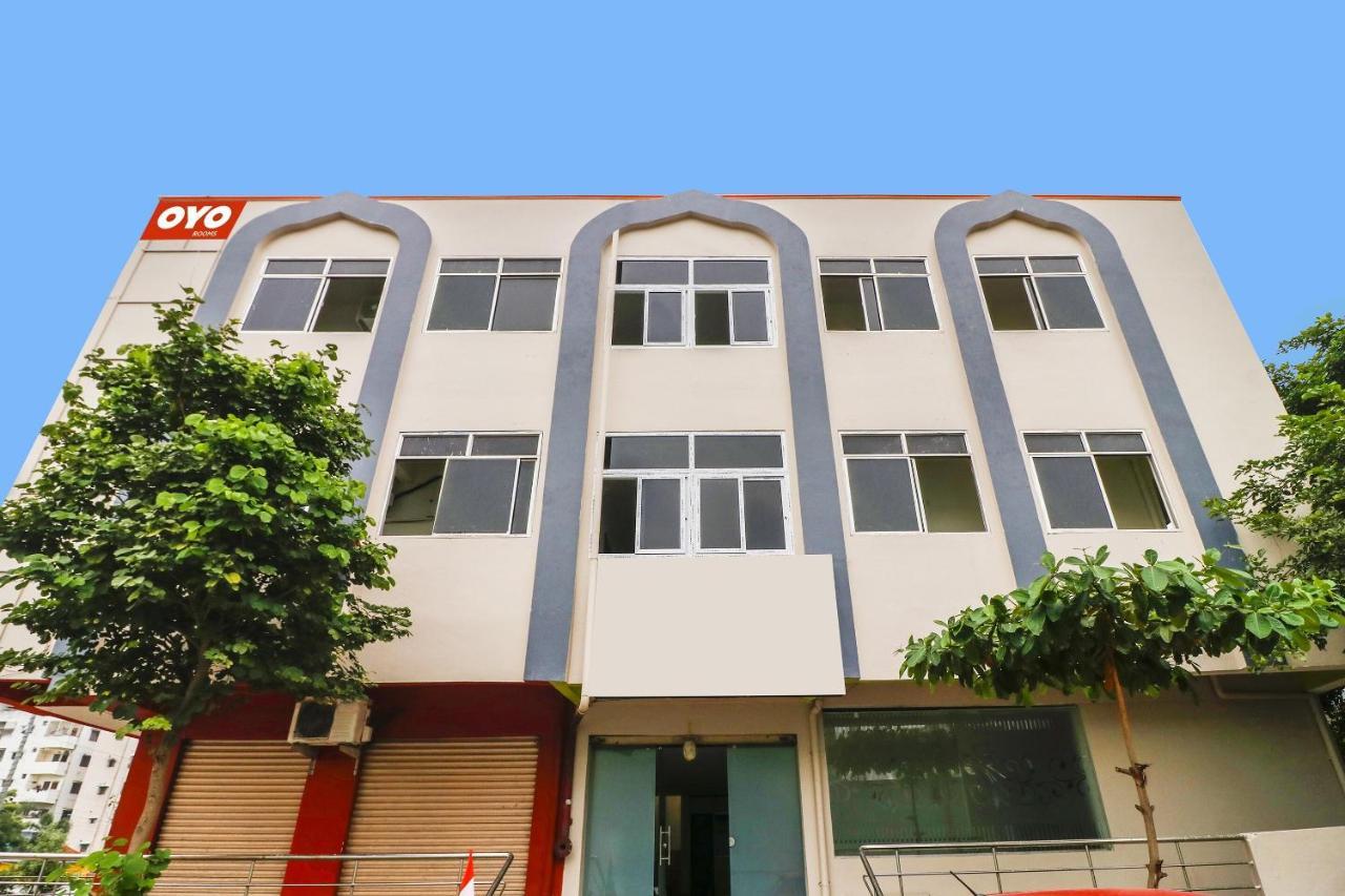 Oyo Dharani Grand Hotel Khammam Exterior photo