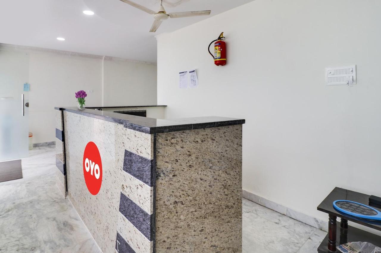 Oyo Dharani Grand Hotel Khammam Exterior photo